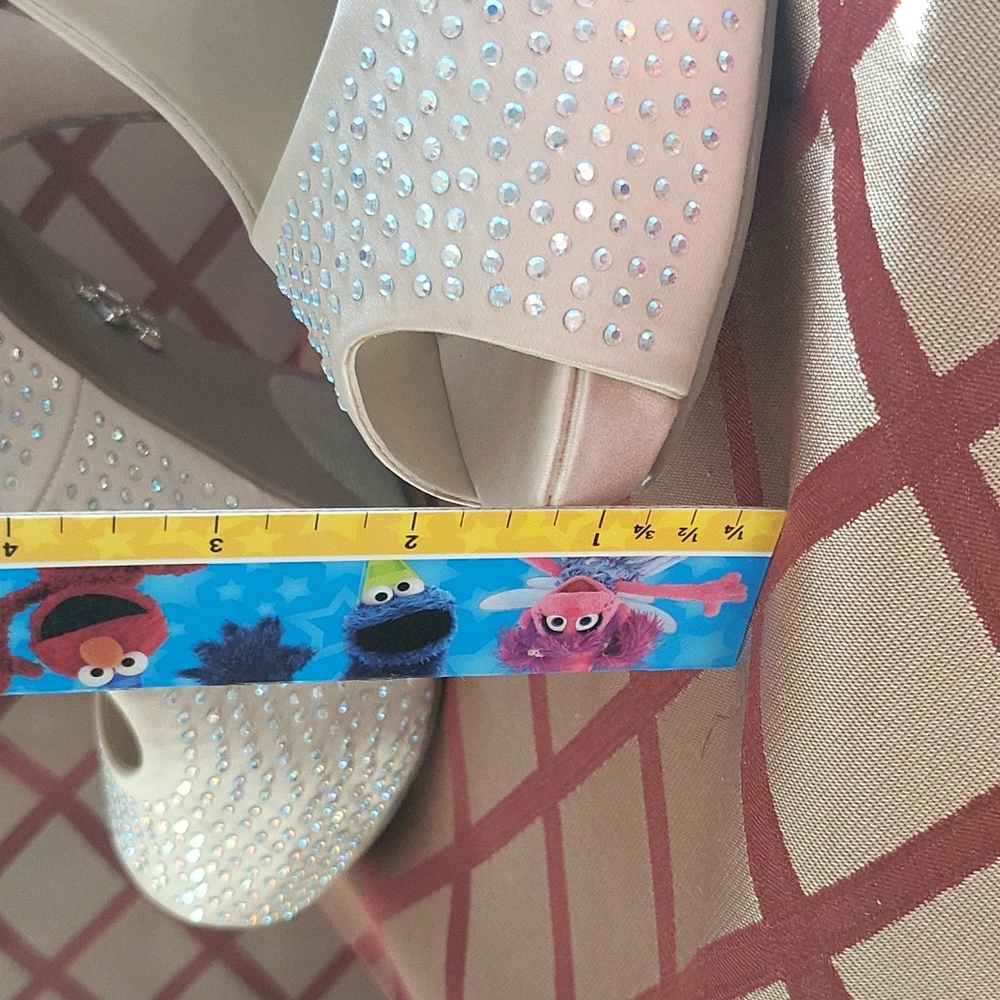 Jennifer Lopez Pumps - Picture 6 of 7
